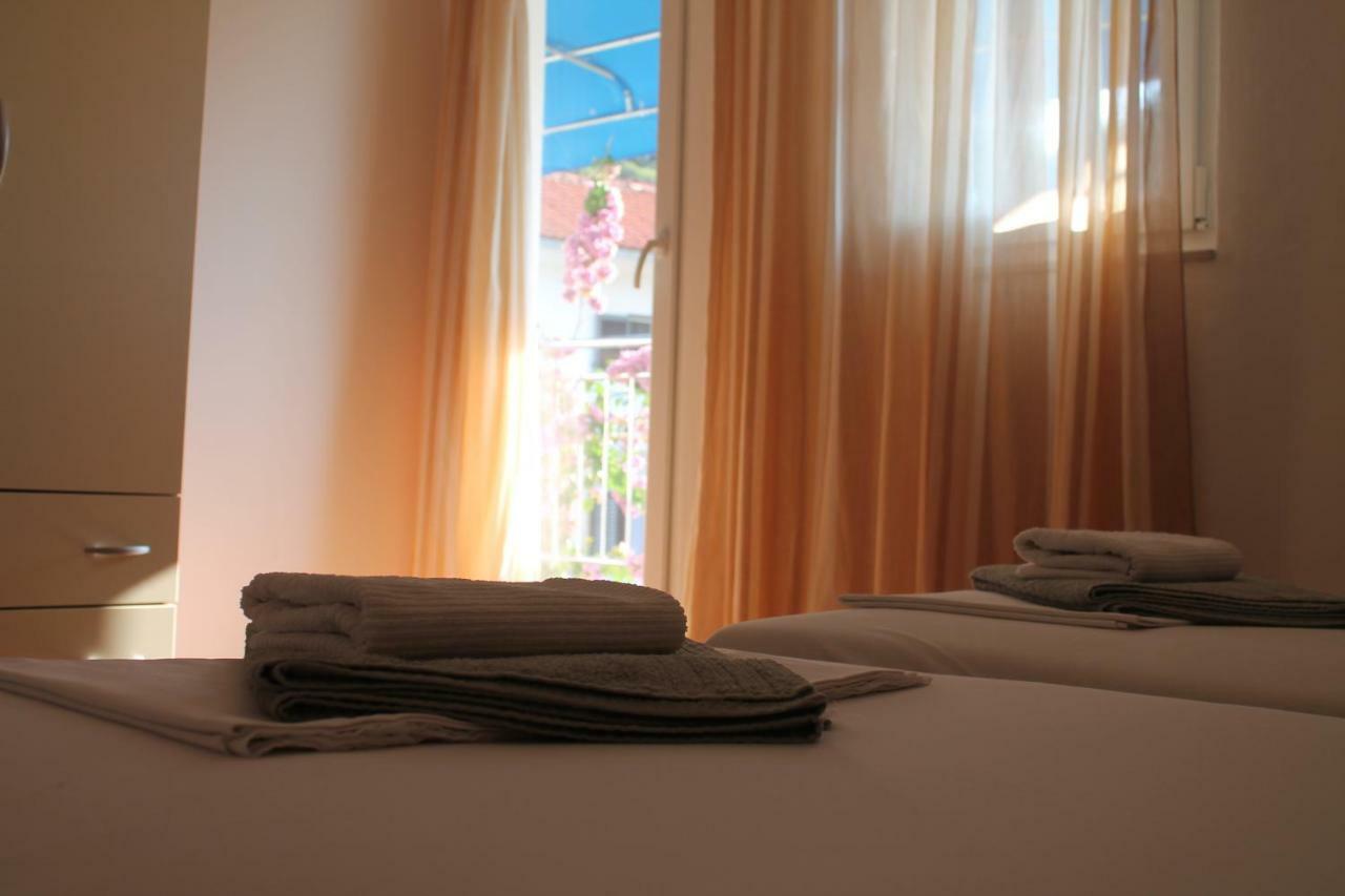 Covahouse Apartman Jelsa  Kültér fotó
